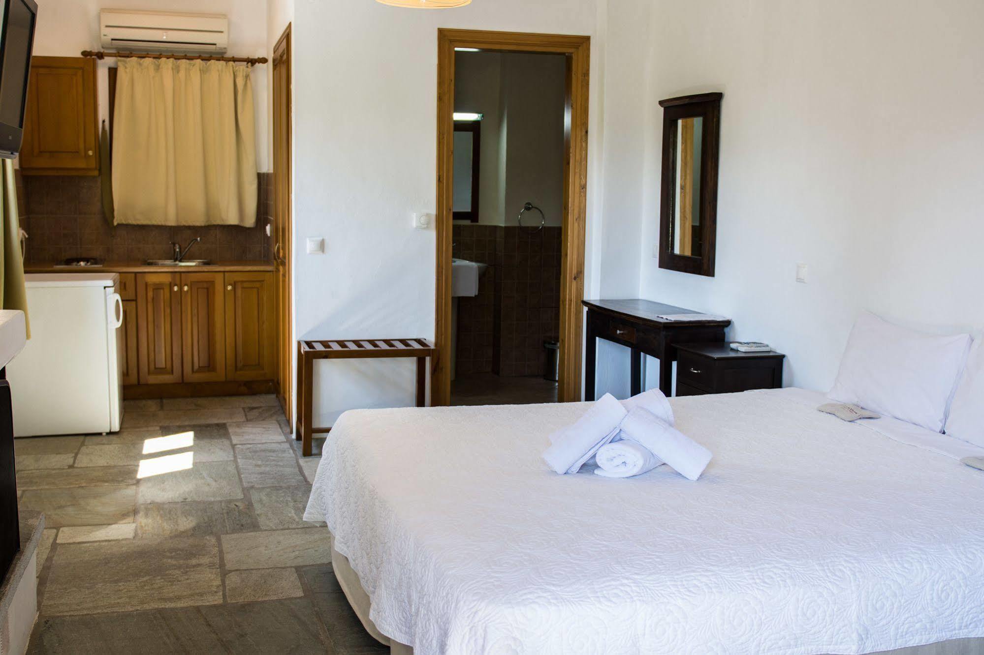 Alkifron Hotel Kala Nera Esterno foto
